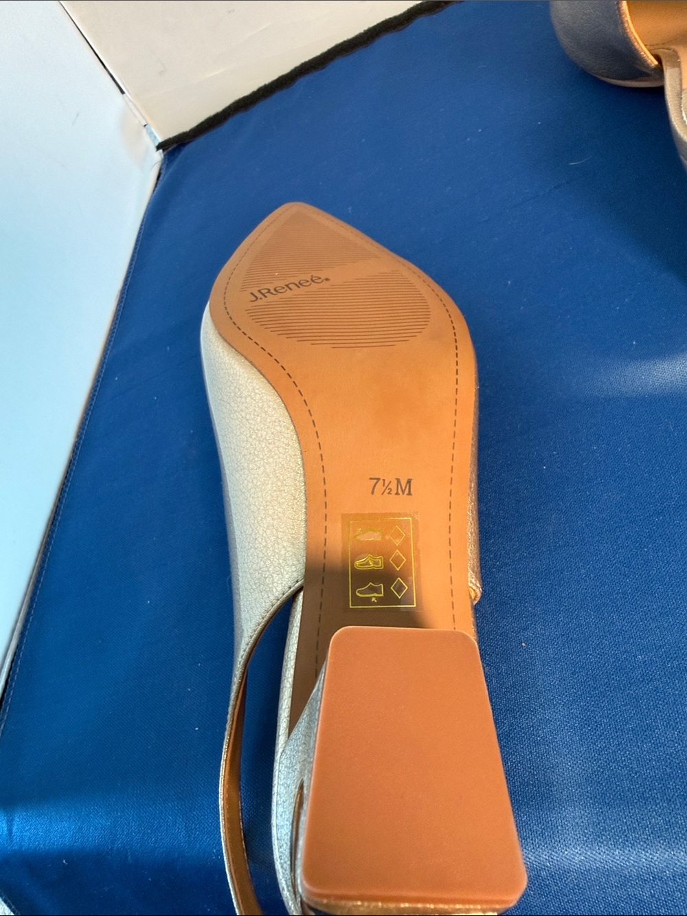 Jay Renée Pointed Slingback Heels in Metallic Gold size 7.5 - Picture 6 of 7